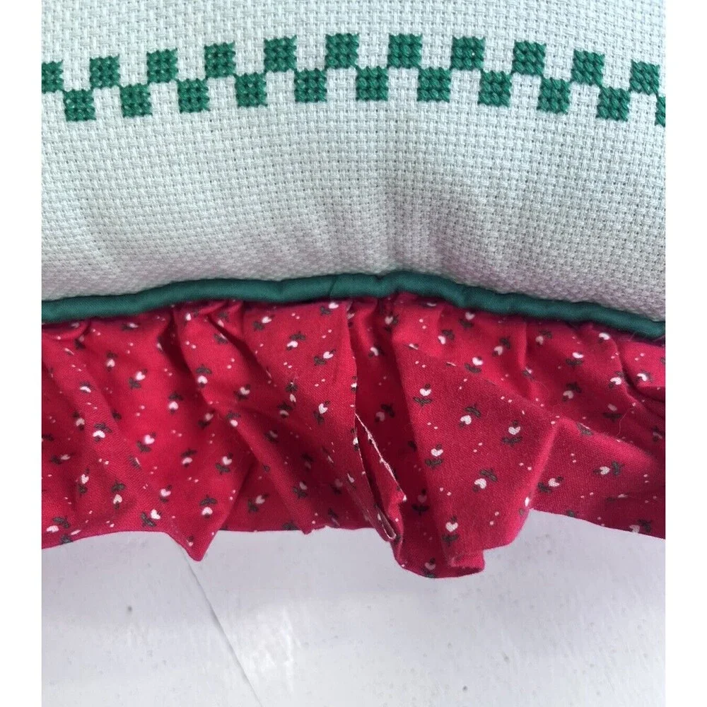 Vtg Handmade Needlepoint Santa Holiday Christmas Pillow Red Green Homespun Heart